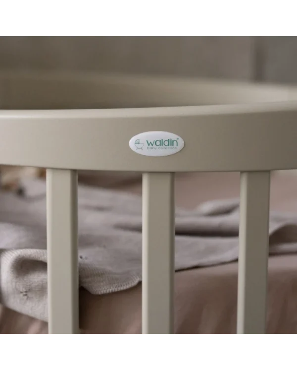 Ovali 7in1 daugiafunkcinė alyvuogių spalvos kūdikio lovytė