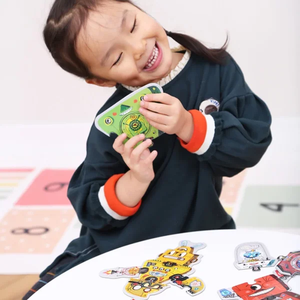 MIX-AND-MATCH-ROBOT-LAB-IMG_3841.jpg Maišyk ir derink. Robotų laboratorija