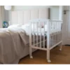 Šoninė balta lovelė Waldin 2in1 su čiužiniu