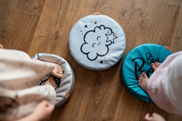 eng_pl_Poduszki-ekoskora-BIG-BOY-zestaw-3-szt-6-cm-AKSON-38298_2 Eko odos pagalvėlių rinkinys „Big Boy“ 3 vnt.