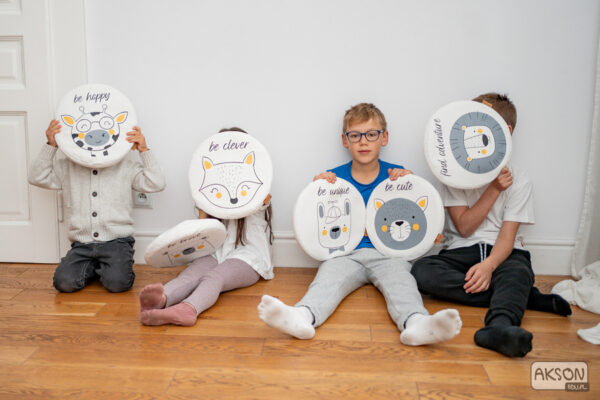 eng_pl_Poduszki-ekoskora-zestaw-ZWIERZATKA-AFIRMACJE-3-cm-6-szt-AKSON-38304_3 Eko odos pagalvėlių rinkinys „Gyvūnėliai afirmacijos“ 6 vnt.