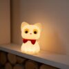 mary-s-lampka-nocna-led-uroczy-kotek-411af0ec772240a49bc32a81621fb85d-c4c1e345 LED naktinė lempa vaikams - „Kačiukas“